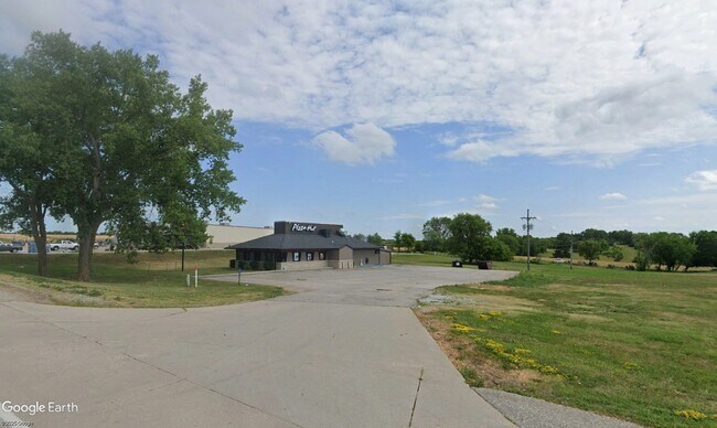 Plus de détails pour 1425 Us Highway 136, Tecumseh, NE - Commerce de détail à vendre