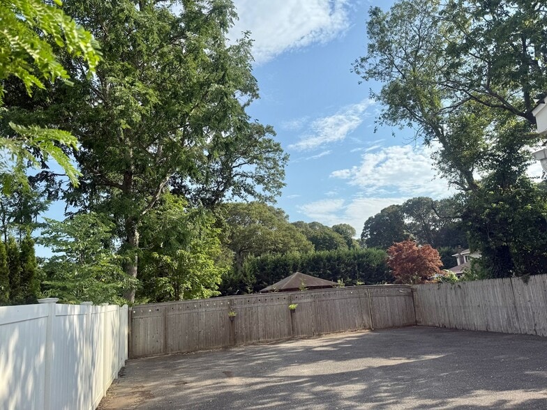 774 Townline Rd, Hauppauge, NY for sale - Building Photo - Image 3 of 6