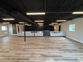 137 W Broadway, Gallatin, TN for lease Interior Photo- Image 2 of 7