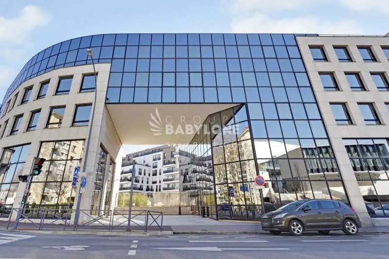 Bureau dans Issy-les-Moulineaux à louer - Photo du bâtiment - Image 1 de 13