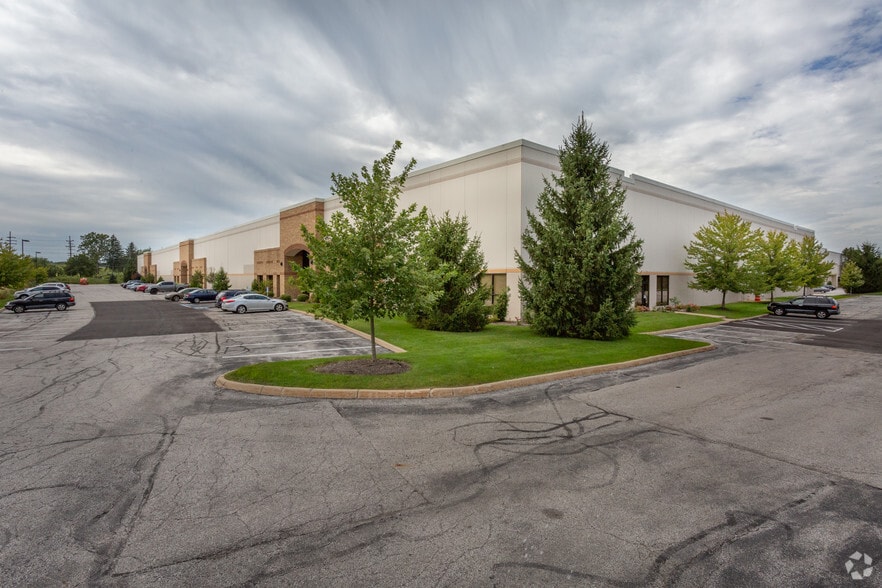 7900 Cochran Rd, Solon, OH for lease - Building Photo - Image 3 of 4