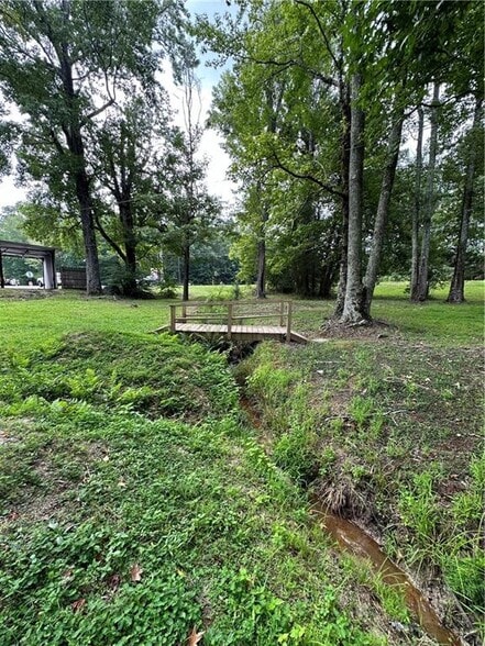 1521 Lee Road 379, Smiths Station, AL for sale - Building Photo - Image 3 of 17