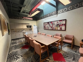 701 S Broadway St, Akron, OH for lease Interior Photo- Image 2 of 5