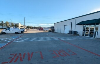 310 E Trinity Blvd, Grand Prairie, TX for lease Building Photo- Image 2 of 3