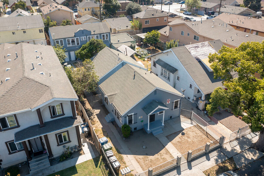 212 E 62nd St, Los Angeles, CA for sale - Building Photo - Image 3 of 9