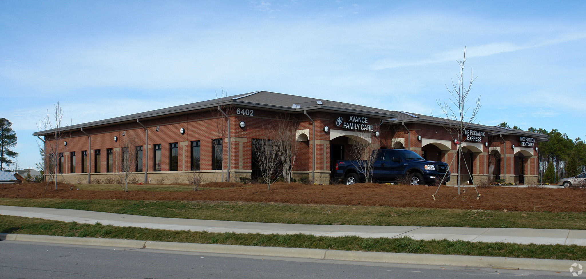 6402 McCrimmon Pky, Morrisville, NC for sale Primary Photo- Image 1 of 1