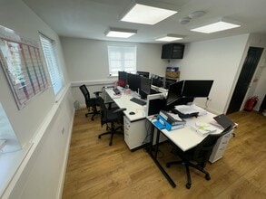 15A Bell Ln, Thame for lease Interior Photo- Image 2 of 4
