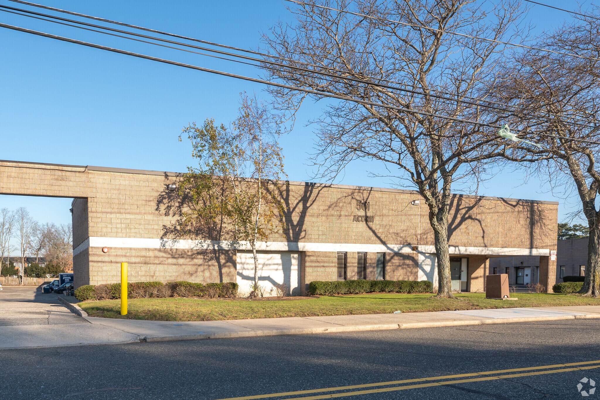 561 Acorn St, Deer Park, NY for lease Primary Photo- Image 1 of 20