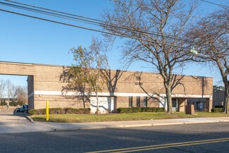 Plus de détails pour 561 Acorn St, Deer Park, NY - Industriel à louer