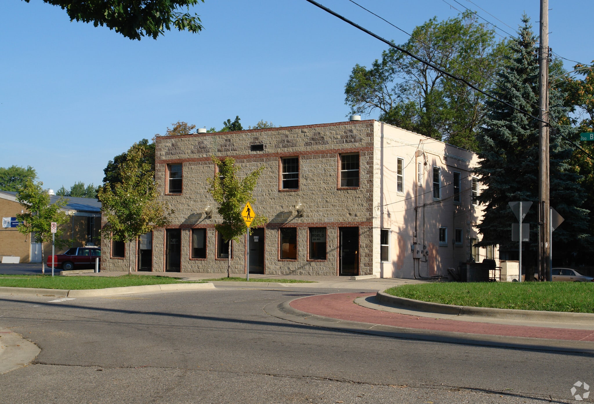 700-702 W Barnes Ave, Lansing, MI for lease Primary Photo- Image 1 of 3