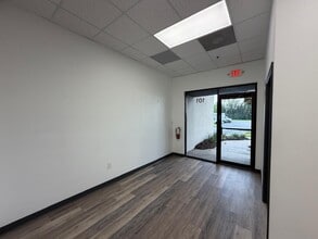 13191 56th Ct, Clearwater, FL for lease Interior Photo- Image 2 of 13