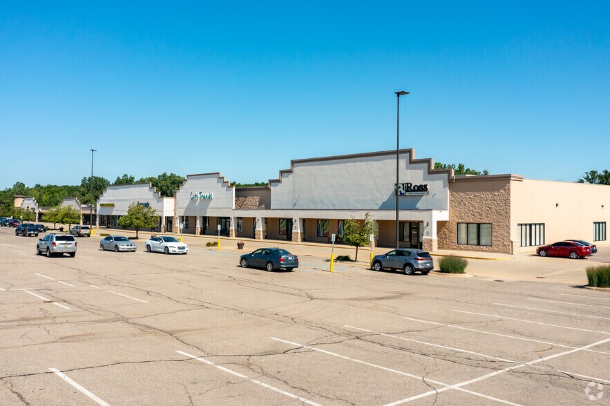 4655-4741 Washtenaw Ave, Ann Arbor, MI à louer - Photo du bâtiment - Image 2 de 42
