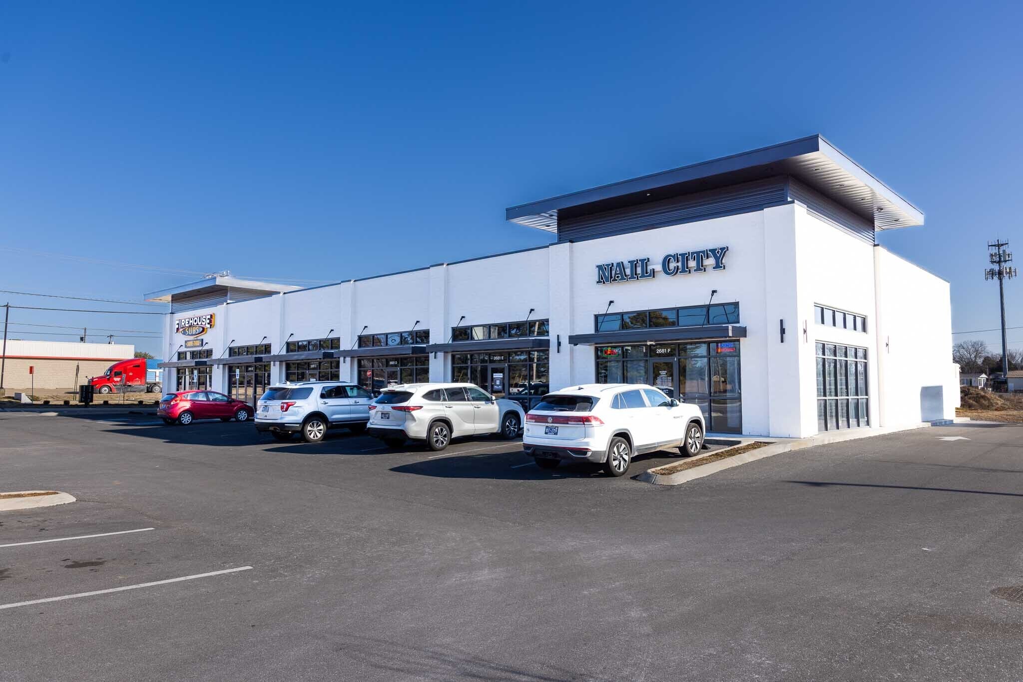 2681 Fort Campbell Blvd, Clarksville, TN à vendre Photo du bâtiment- Image 1 de 1