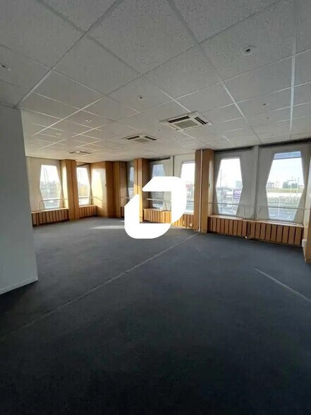 Bureau dans Thiais à louer - Photo intérieure - Image 2 de 9