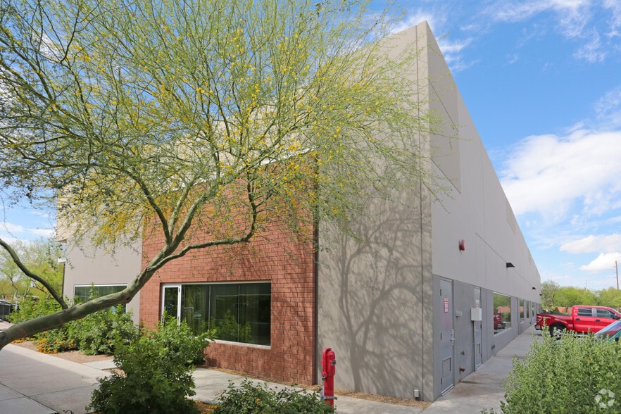 5570 W Chandler Blvd, Chandler, AZ for sale - Building Photo - Image 3 of 9