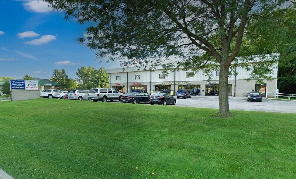 2025 E Algonquin Rd, Algonquin, IL for lease - Building Photo - Image 2 of 3
