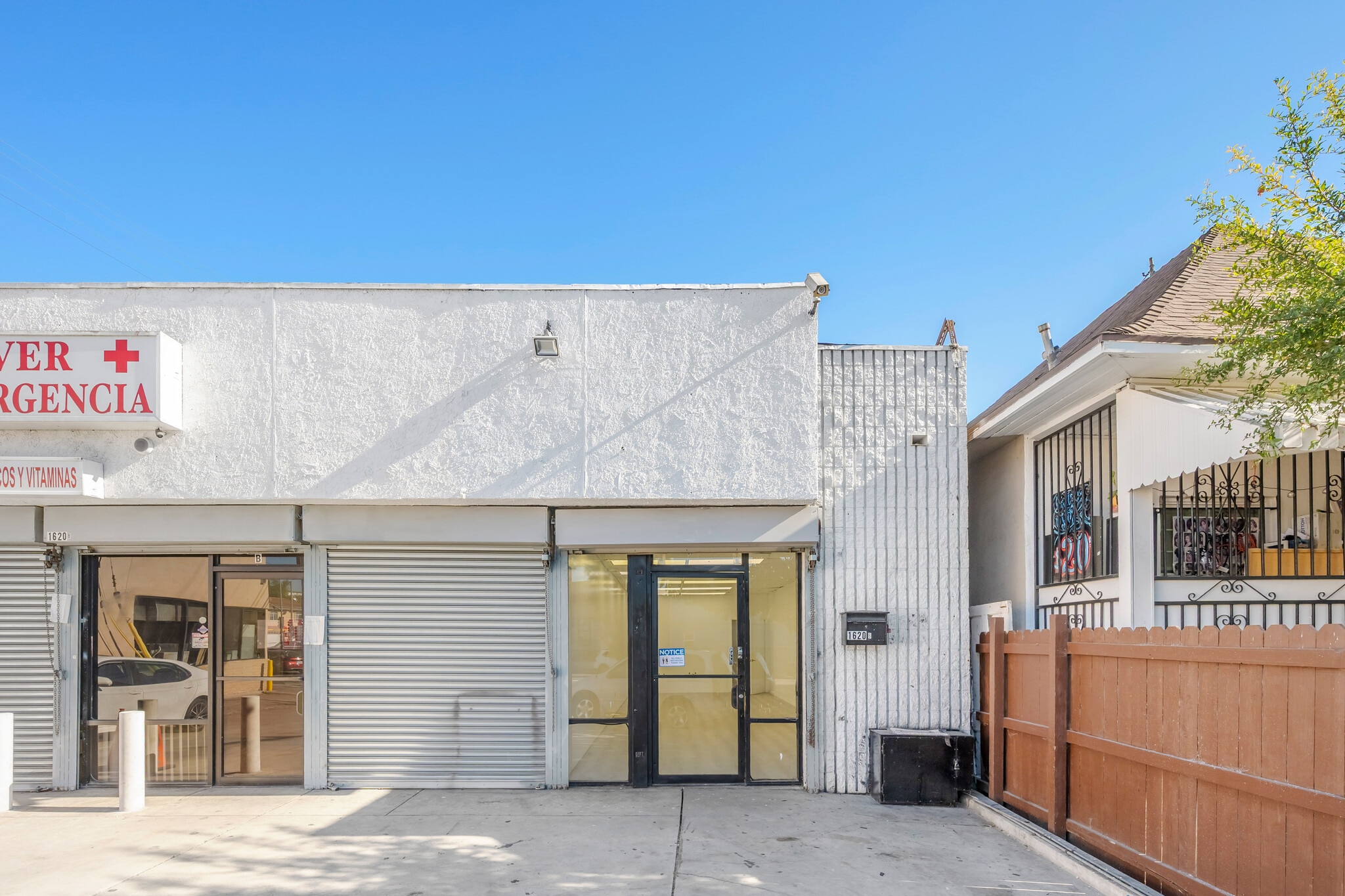 1620 S Hoover St, Los Angeles, CA for lease Building Photo- Image 1 of 12