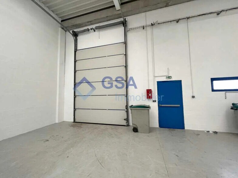 Bureau dans Moissy-Cramayel à louer - Photo intérieure - Image 3 de 12