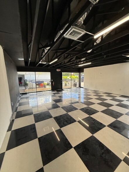 777 NE 79th St, Miami, FL for lease - Building Photo - Image 3 of 9