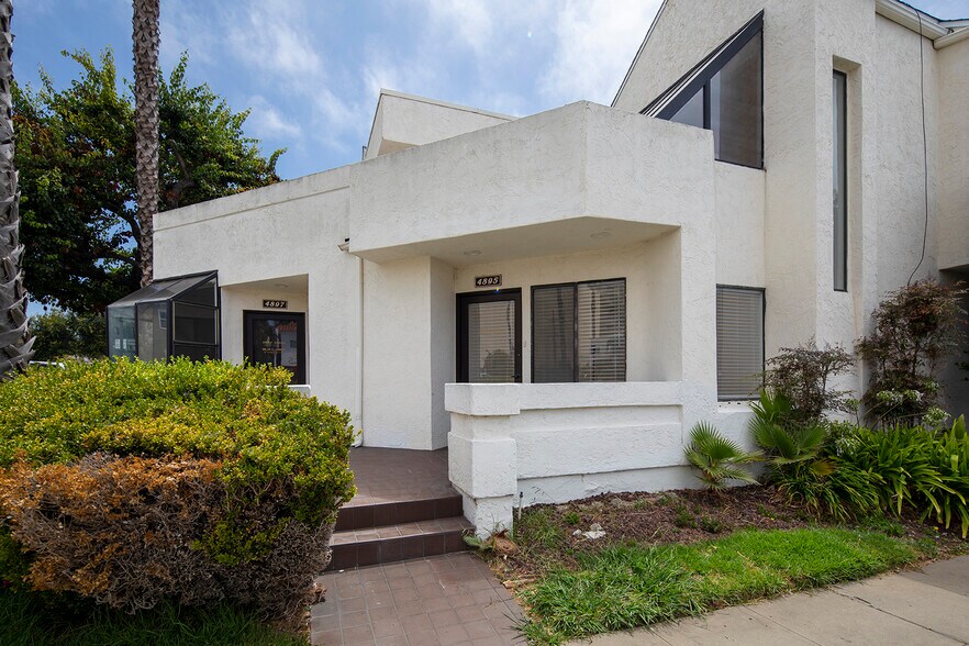 4895 Cass St, San Diego, CA à louer - Photo du bâtiment - Image 1 de 12