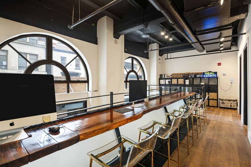 1425 Locust St, Philadelphia, PA à louer - Photo du bâtiment - Image 3 de 17