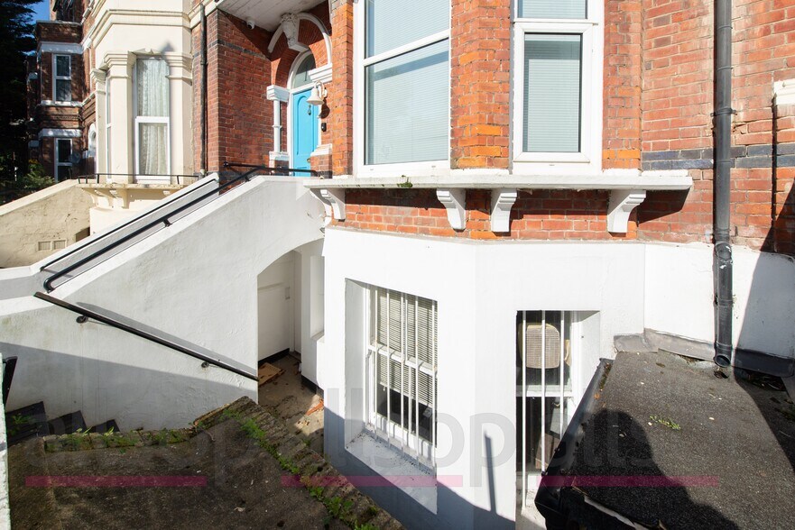 16 Shorncliffe Rd, Folkestone à louer - Photo du bâtiment - Image 3 de 9