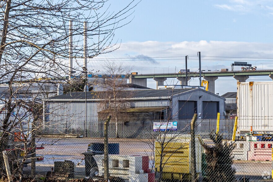 Oliver Clos, Grays à louer - Photo du bâtiment - Image 3 de 3