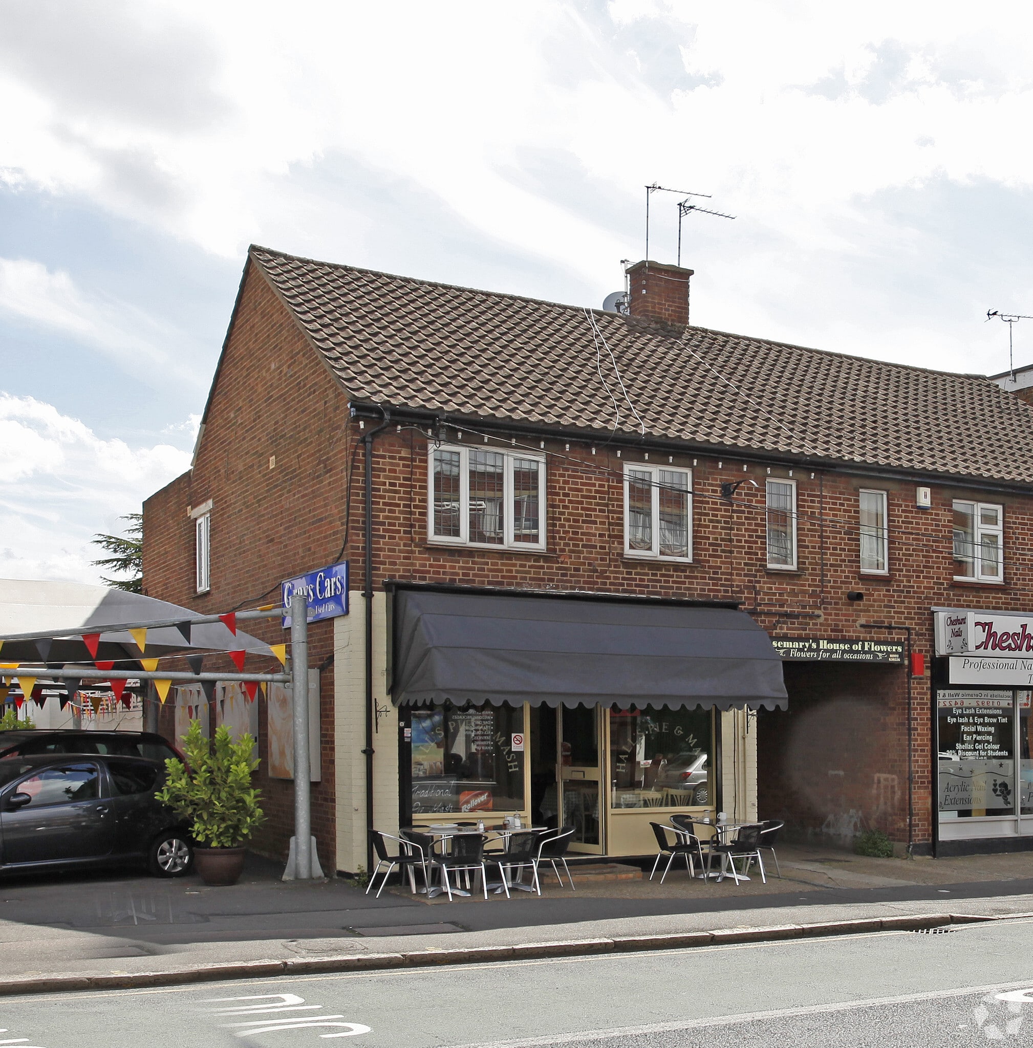 108 Turners Hl, Cheshunt for lease Primary Photo- Image 1 of 4