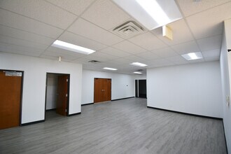 1300 N Interstate 35E, Carrollton, TX à louer Photo intérieure- Image 1 de 5