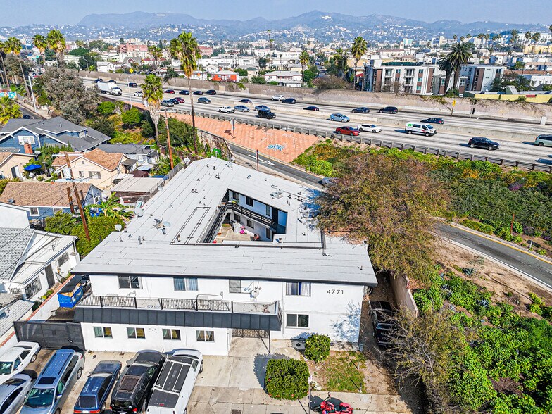 4771 Marathon St, Los Angeles, CA à vendre - Photo du bâtiment - Image 2 de 25