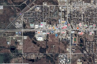 2408 W Central Ave, El Dorado, KS - Aérien  Vue de la carte