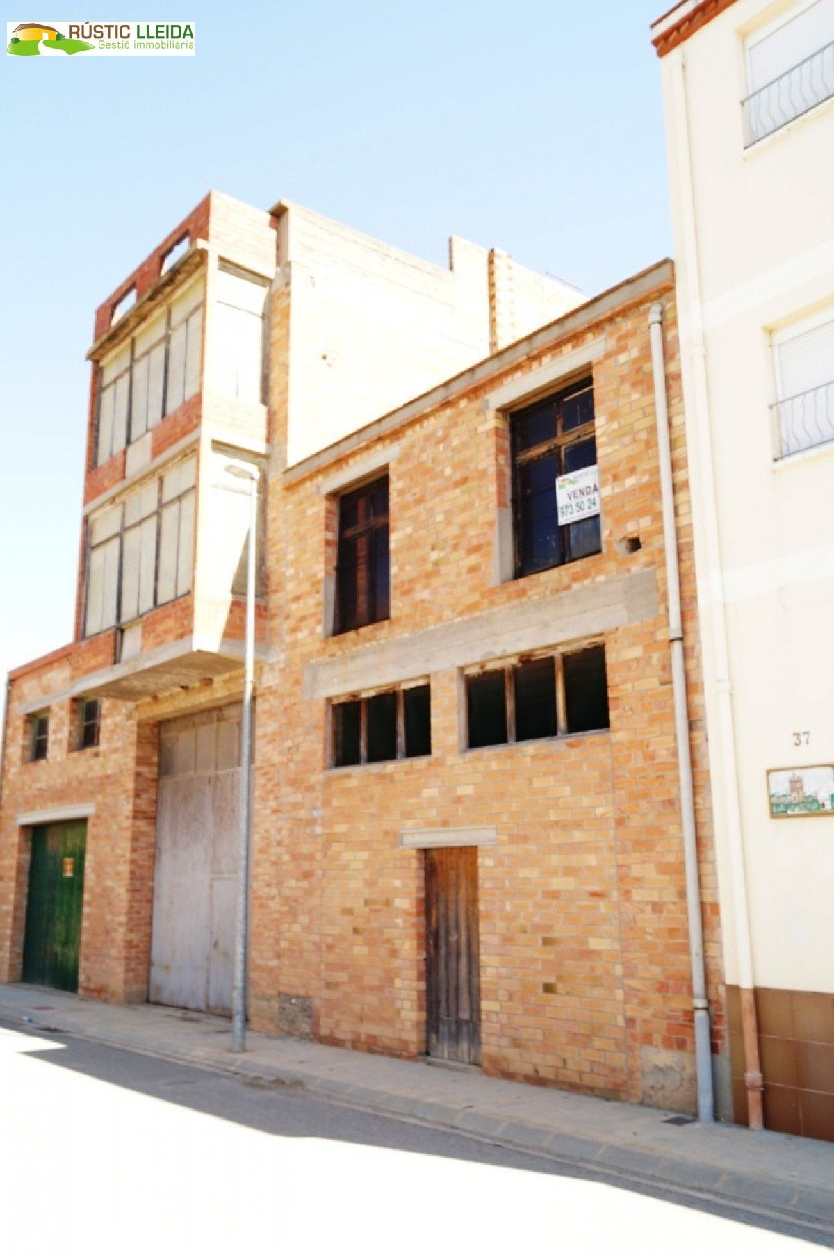Industrial in Castellserà, Lérida for sale Primary Photo- Image 1 of 9