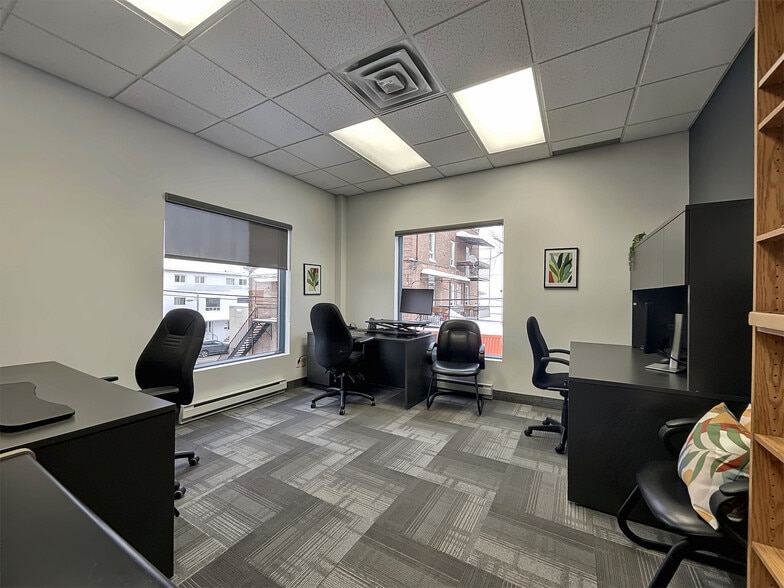 3750 Boul Du Royaume, Saguenay, QC à louer - Photo du bâtiment - Image 3 de 35