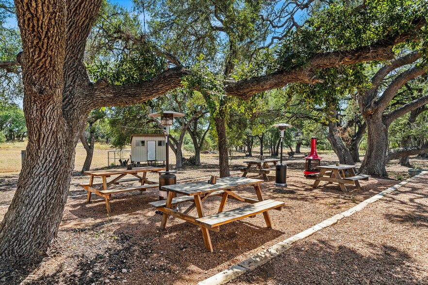 7394 Creek Rd, Dripping Springs, TX à vendre - Photo du b timent - Image 3 de 39