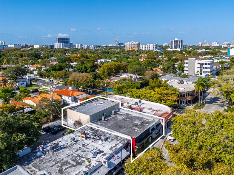 2292 SW 22nd St, Miami, FL à vendre - Photo du bâtiment - Image 3 de 20