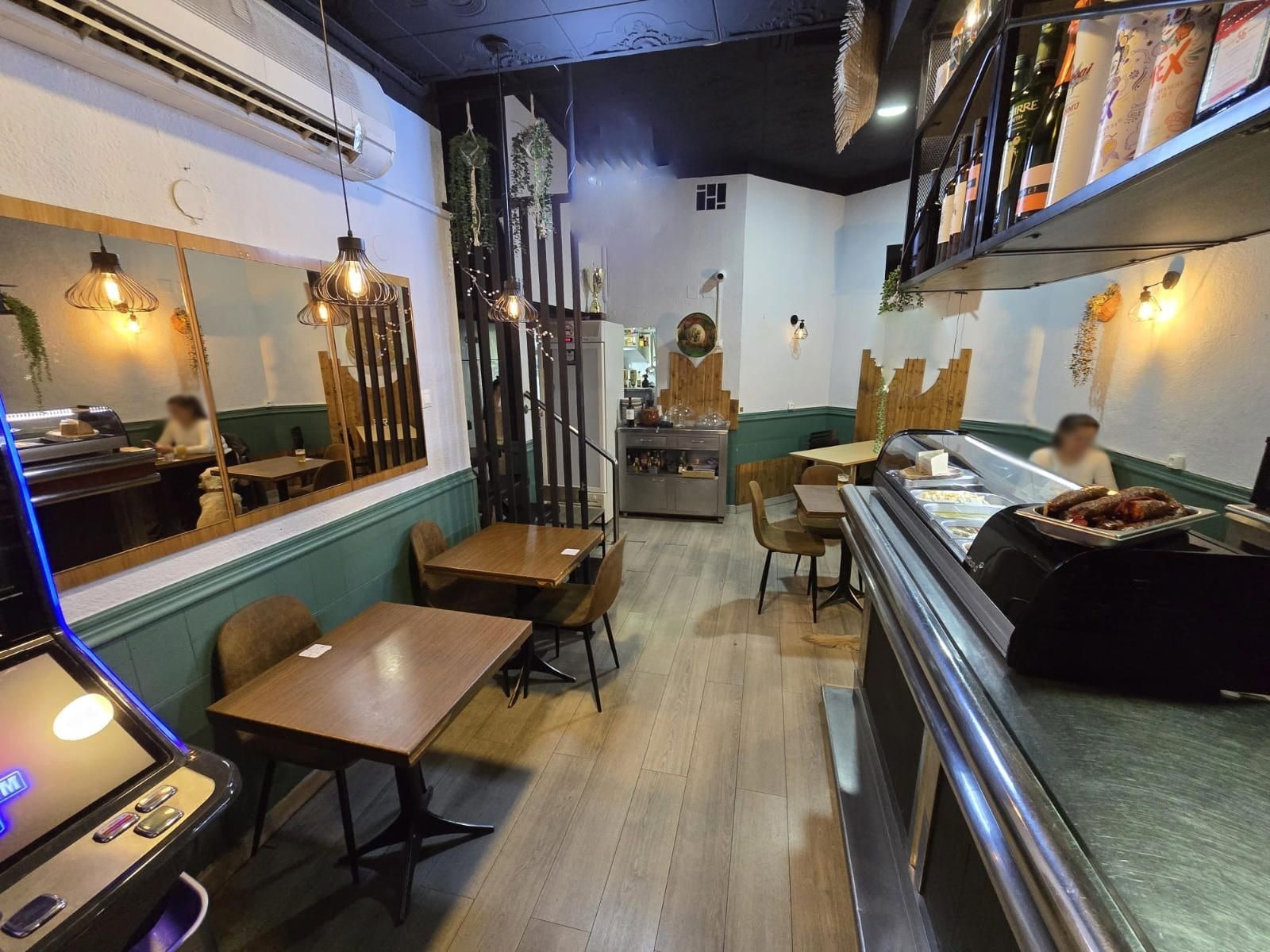 Retail in Barcelona, Barcelona for lease Primary Photo- Image 1 of 2