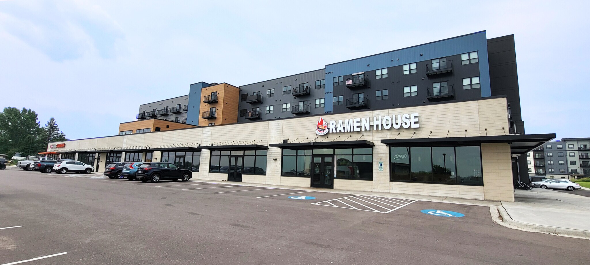 110 E 2nd St, Superior, WI à louer Photo du bâtiment- Image 1 de 4