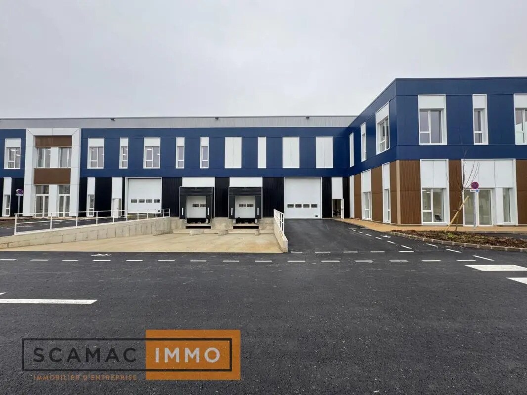 Flex in Moissy-Cramayel for lease Building Photo- Image 1 of 11