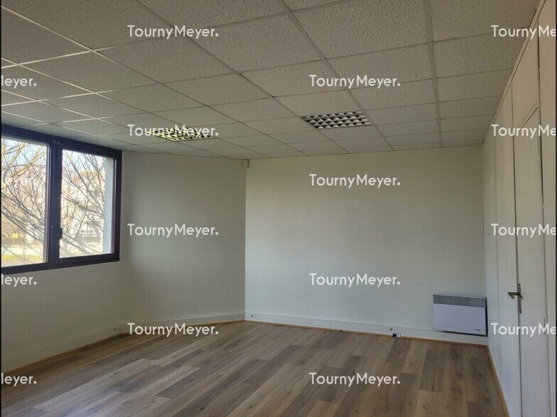 Office in Rennes for lease - Interior Photo - Image 1 of 6