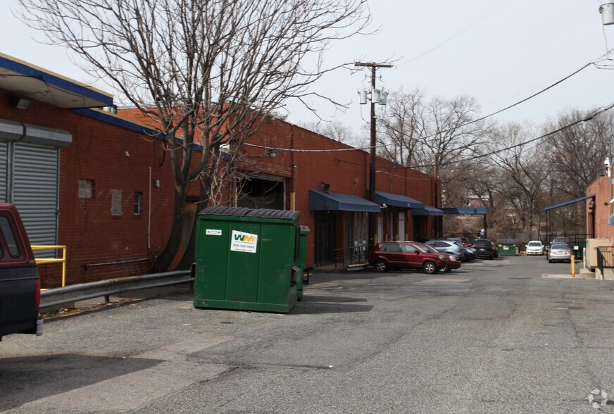 3148-3152 Bladensburg Rd NE, Washington, DC à louer - Photo du bâtiment - Image 3 de 3