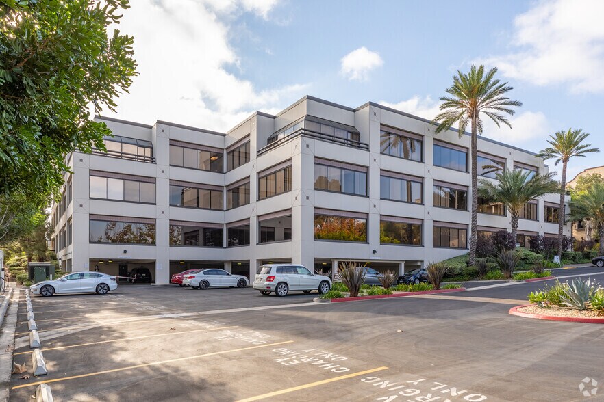 12555 High Bluff Dr, San Diego, CA à louer - Photo du bâtiment - Image 3 de 13