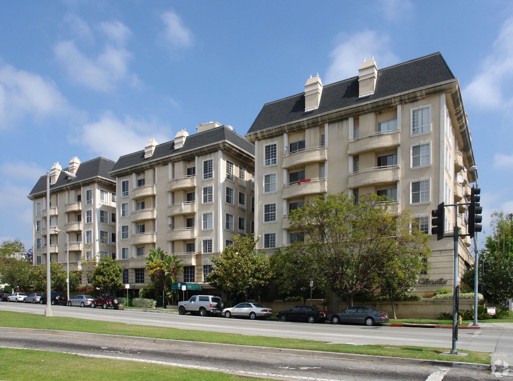 8811 Burton Way, Los Angeles, CA à vendre Photo principale- Image 1 de 18