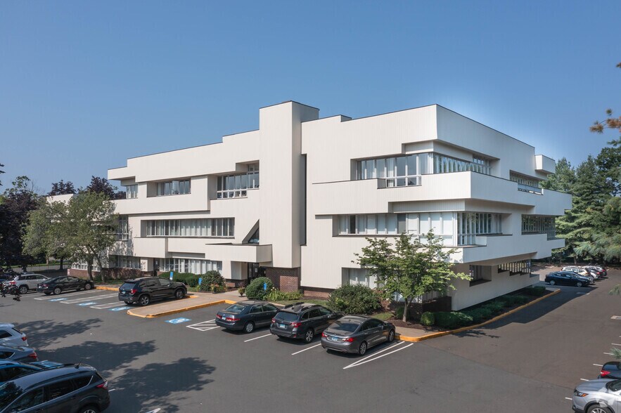 60 Washington Ave, Hamden, CT à vendre - Photo principale - Image 1 de 6