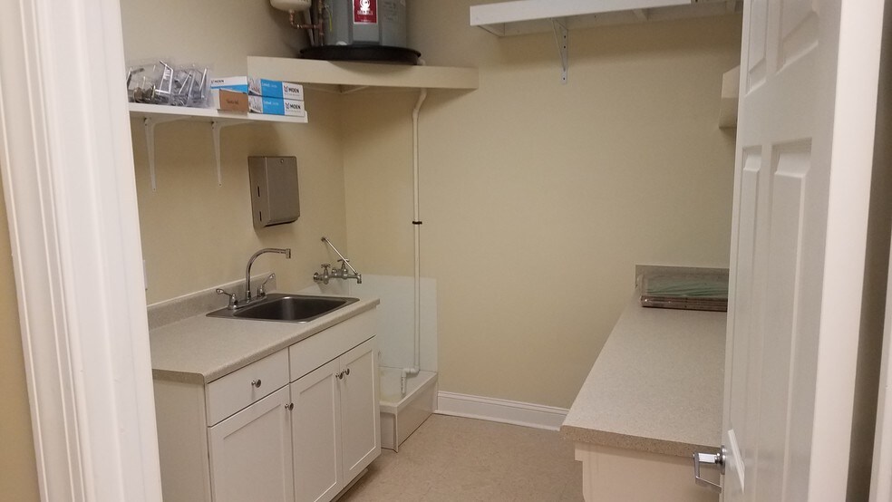 172 Linden Dr, Winchester, VA à vendre - Photo du bâtiment - Image 2 de 40