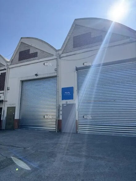 Office in Bobigny for lease - Building Photo - Image 3 of 17