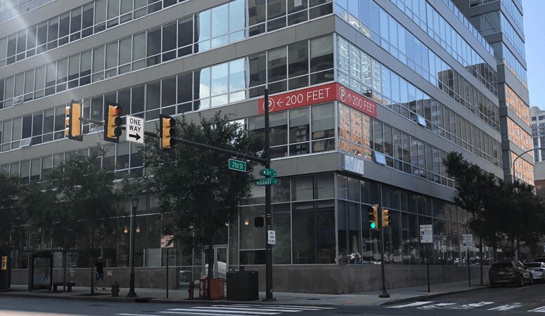 2040 Market St, Philadelphia, PA à louer - Photo du bâtiment - Image 2 de 7