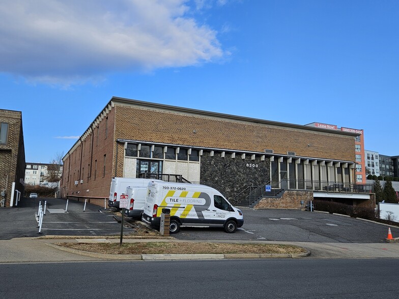 8300 Merrifield Ave, Fairfax, VA for lease - Building Photo - Image 2 of 12