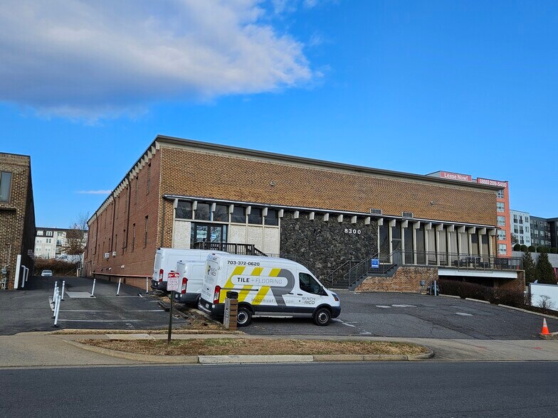 8300 Merrifield Ave, Fairfax, VA à louer - Photo du bâtiment - Image 2 de 27
