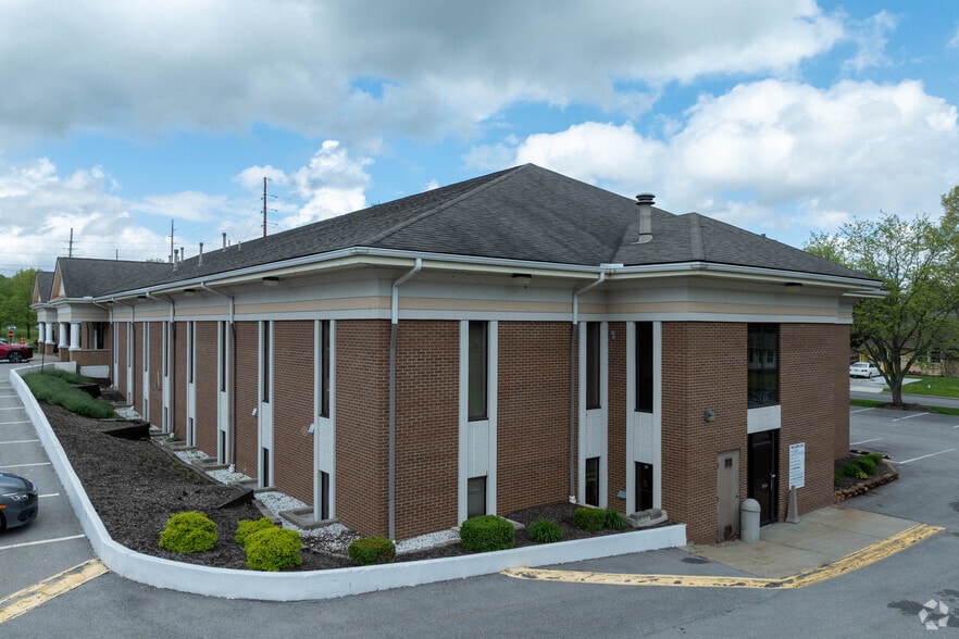 3869 Darrow Rd, Stow, OH for sale - Primary Photo - Image 1 of 5