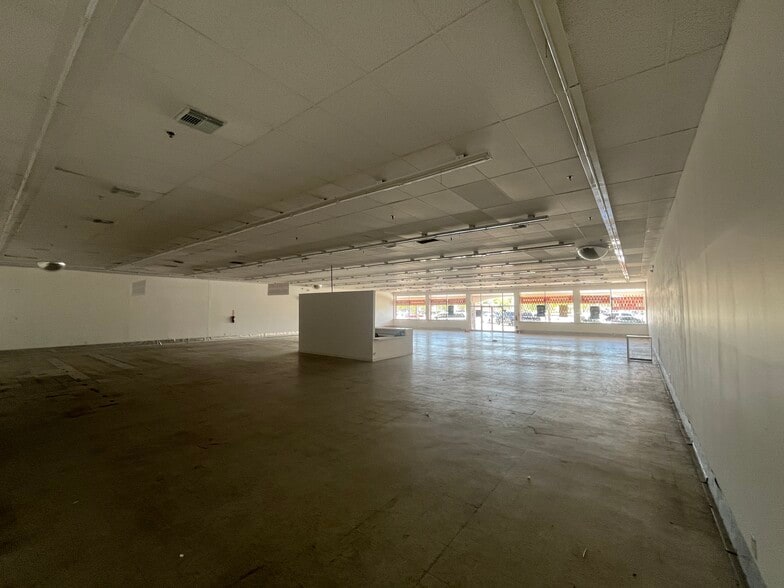 1321 N Dixie Hwy, Lake Worth Beach, FL for lease - Building Photo - Image 2 of 6